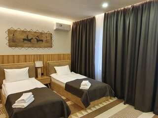 Гостиница Стерх Якутск Джуниор Сьют с двумя раздельными кроватями-2